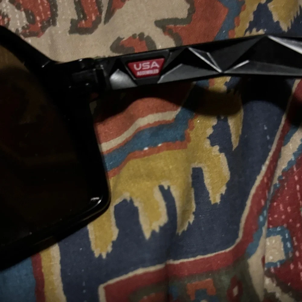 Oakley Textured Black Sunglasses Case - Picture 5 of 7